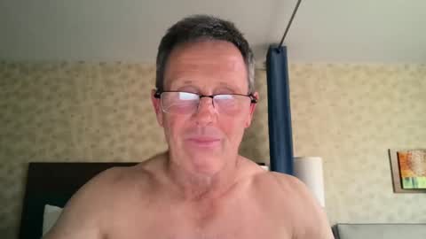 Snapshot of 13glanmorfa chatting on February 8, 5:08 am 13glanmorfa online show from February 8, 5:08 am