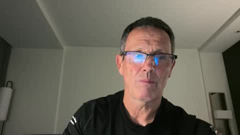 Snapshot of 13glanmorfa chatting on December 14, 6:08 am 13glanmorfa online show from December 14, 6:08 am