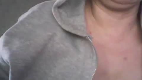 Deluxepussy online show from February 7, 6:24 am