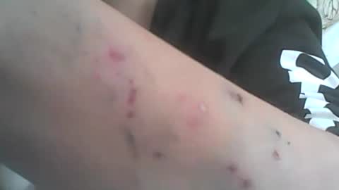 Deluxepussy online show from September 19, 5:53 am