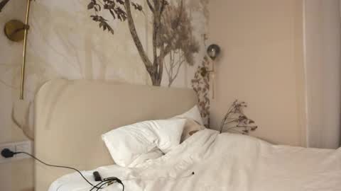 Lily 3 online show from September 9, 4:17 pm