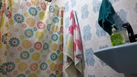 Snapshot of 1kandylove chatting on November 24, 12:10 am 1kandylove online show from November 24, 12:10 am