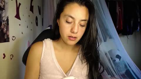 Snapshot of 1kandylove chatting on November 25, 8:42 pm 1kandylove online show from November 25, 8:42 pm