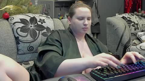 Snapshot of 1lindsey1 chatting on January 21, 4:21 am 1LINDSEY1 online show from January 21, 4:21 am