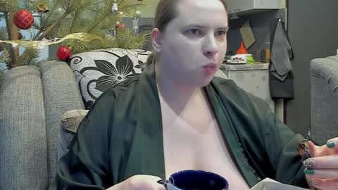 Snapshot of 1lindsey1 chatting on January 22, 4:02 am 1LINDSEY1 online show from January 22, 4:02 am