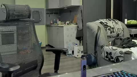 Snapshot of 1lindsey1 chatting on February 18, 9:10 am 1LINDSEY1 online show from February 18, 9:10 am