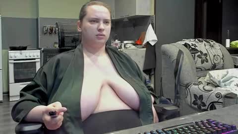 Snapshot of 1lindsey1 chatting on February 22, 11:57 am 1LINDSEY1 online show from February 22, 11:57 am