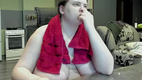 Snapshot of 1lindsey1 chatting on February 23, 8:28 am 1LINDSEY1 online show from February 23, 8:28 am