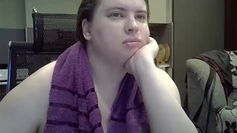 Snapshot of 1lindsey1 chatting on September 17, 2:19 pm 1LINDSEY1 online show from September 17, 2:19 pm