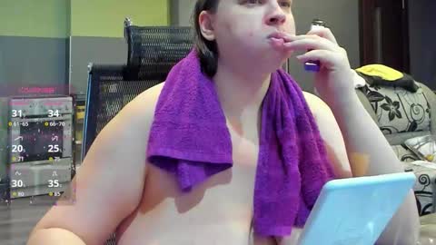 Snapshot of 1lindsey1 chatting on September 29, 8:08 am 1LINDSEY1 online show from September 29, 8:08 am