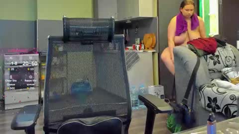 Snapshot of 1lindsey1 chatting on October 4, 1:53 pm 1LINDSEY1 online show from October 4, 1:53 pm