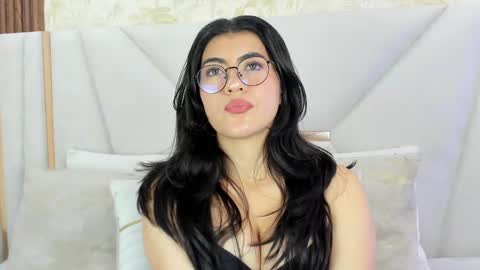 Snapshot of 1m_emily chatting on December 10, 10:26 pm . online show from December 10, 10:26 pm