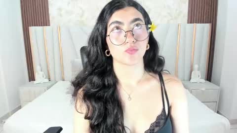 Snapshot of 1m_emily chatting on February 11, 9:46 pm . online show from February 11, 9:46 pm