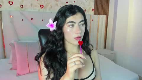 Snapshot of 1m_emily chatting on February 18, 8:14 pm . online show from February 18, 8:14 pm