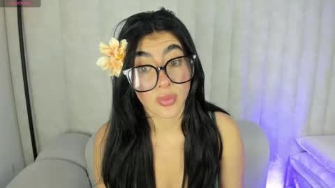 Snapshot of 1m_emily chatting on September 8, 9:25 pm . online show from September 8, 9:25 pm