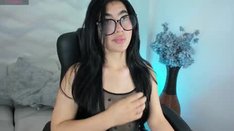 Snapshot of 1m_emily chatting on September 9, 4:50 pm . online show from September 9, 4:50 pm