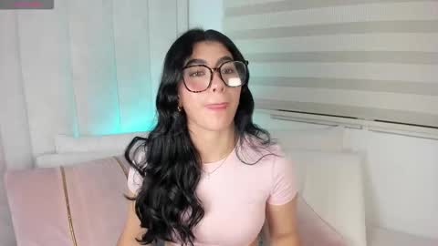 Snapshot of 1m_emily chatting on September 25, 9:18 pm . online show from September 25, 9:18 pm