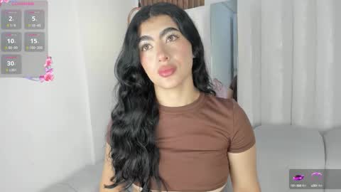 Snapshot of 1m_emily chatting on September 28, 11:43 pm . online show from September 28, 11:43 pm