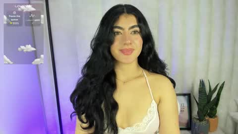 Snapshot of 1m_emily chatting on November 10, 2:43 am . online show from November 10, 2:43 am