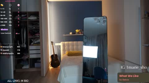 Marie online show from October 15, 6:08 pm