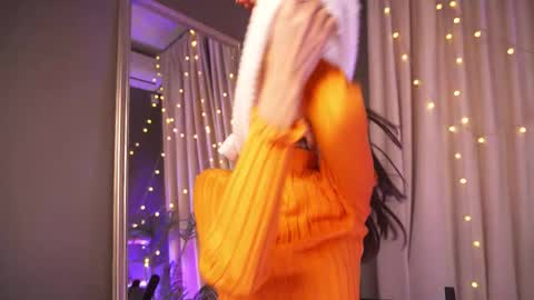 Rei online show from November 21, 1:32 pm