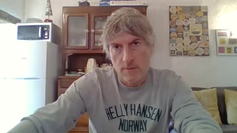 Snapshot of 22esserre chatting on December 6, 1:00 pm 22esserre online show from December 6, 1:00 pm