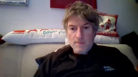 Snapshot of 22esserre chatting on December 23, 10:12 pm 22esserre online show from December 23, 10:12 pm