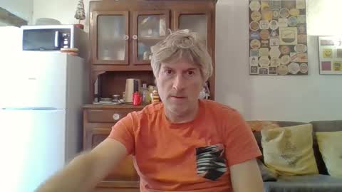 Snapshot of 22esserre chatting on November 12, 1:22 pm 22esserre online show from November 12, 1:22 pm