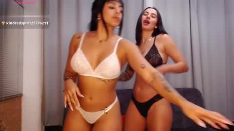 2 ACIDGIRLS online show from January 31, 11:45 pm