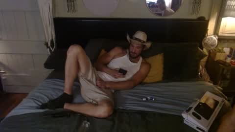 Snapshot of 2hungrichards23 chatting on September 17, 2:02 am 2hungrichards23 online show from September 17, 2:02 am