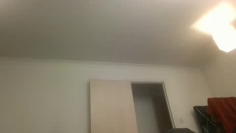 33UK online show from December 17, 2:12 am