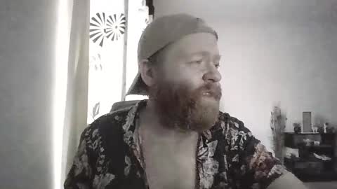 33UK online show from October 18, 1:12 pm