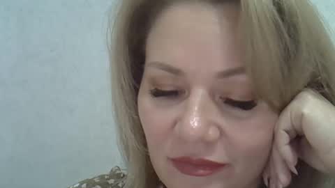 Snapshot of 3susie chatting on October 3, 8:44 am 3susie online show from October 3, 8:44 am