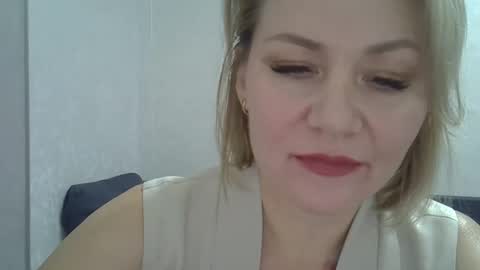 Snapshot of 3susie chatting on October 21, 9:32 am 3susie online show from October 21, 9:32 am
