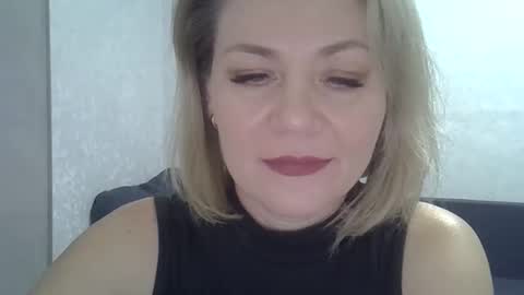 Snapshot of 3susie chatting on November 12, 11:10 am 3susie online show from November 12, 11:10 am