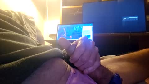 Snapshot of 60zeus60 chatting on December 4, 10:35 am Zeus online show from December 4, 10:35 am