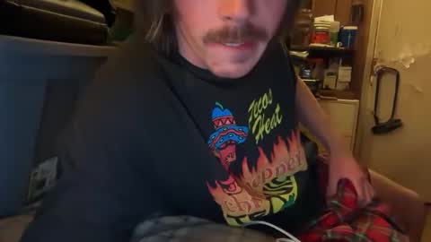 Snapshot of 69j0hndo chatting on February 13, 12:43 pm FUCKR online show from February 13, 12:43 pm