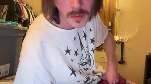 Snapshot of 69j0hndo chatting on February 25, 10:15 am FUCKR online show from February 25, 10:15 am