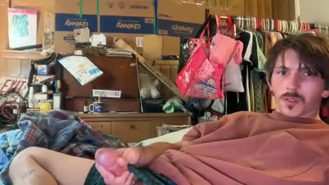 Snapshot of 69j0hndo chatting on September 20, 1:17 am FUCKR online show from September 20, 1:17 am