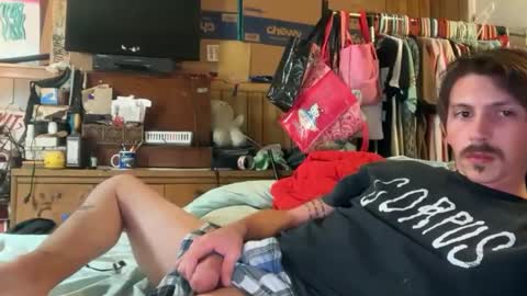 Snapshot of 69j0hndo chatting on September 27, 8:36 pm FUCKR online show from September 27, 8:36 pm