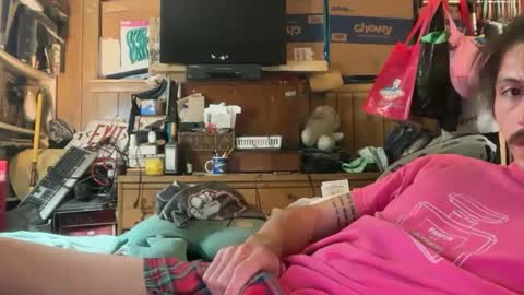 Snapshot of 69j0hndo chatting on October 5, 10:35 am FUCKR online show from October 5, 10:35 am