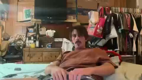 Snapshot of 69j0hndo chatting on October 13, 1:27 am FUCKR online show from October 13, 1:27 am