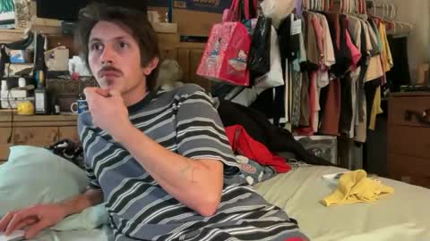 Snapshot of 69j0hndo chatting on October 19, 10:49 am FUCKR online show from October 19, 10:49 am