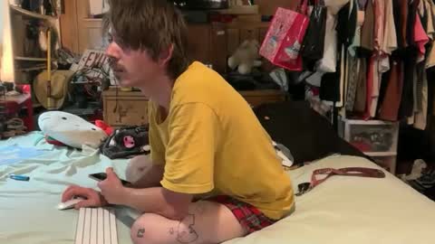 Snapshot of 69j0hndo chatting on October 21, 8:26 am FUCKR online show from October 21, 8:26 am