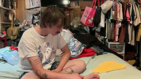 Snapshot of 69j0hndo chatting on October 22, 9:53 am FUCKR online show from October 22, 9:53 am