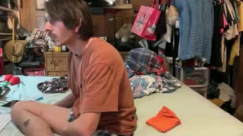 Snapshot of 69j0hndo chatting on October 23, 9:19 am FUCKR online show from October 23, 9:19 am