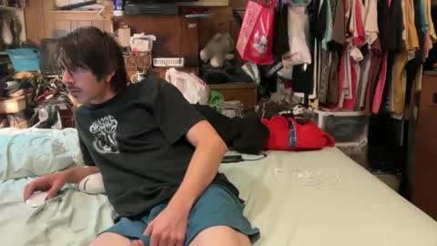 Snapshot of 69j0hndo chatting on November 1, 1:24 pm FUCKR online show from November 1, 1:24 pm