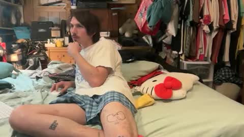 Snapshot of 69j0hndo chatting on November 8, 9:09 am FUCKR online show from November 8, 9:09 am