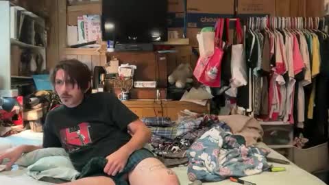 Snapshot of 69j0hndo chatting on November 15, 3:04 am FUCKR online show from November 15, 3:04 am