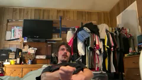 Snapshot of 69j0hndo chatting on November 24, 4:51 pm FUCKR online show from November 24, 4:51 pm